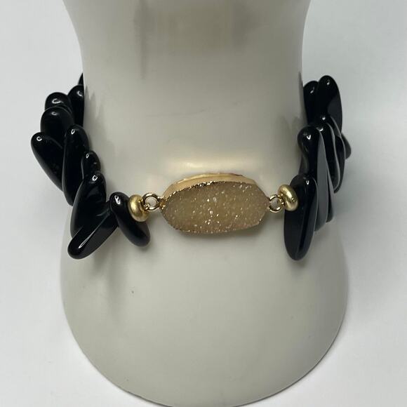 Plunder bracelet black beads in gold tone setting stretch style costume jewelry - Picture 1 of 12